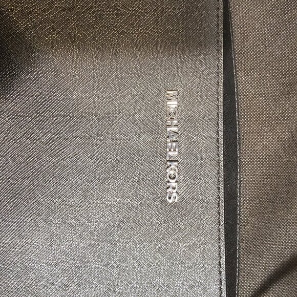 Michael Kors black leather shoulder bag. NWT - Picture 4 of 7